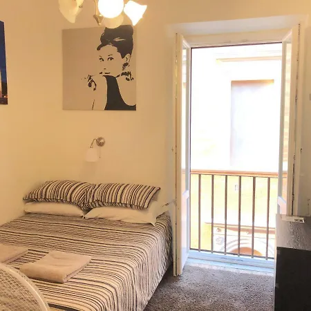 Sky House בית אירוח